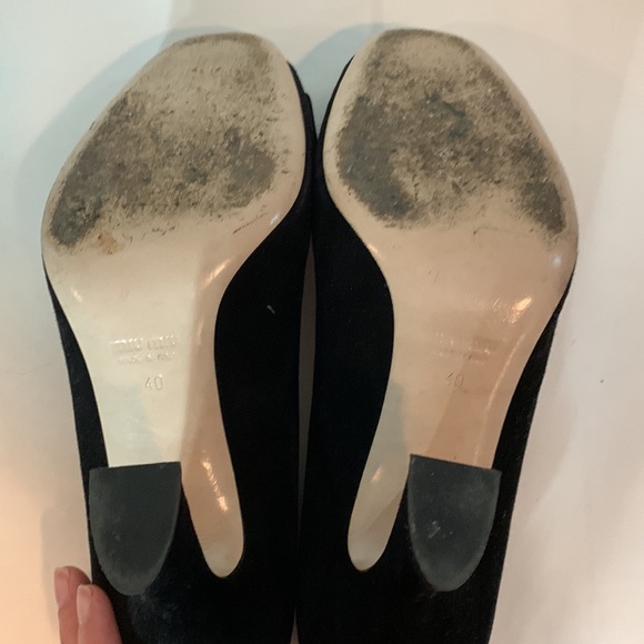 MiuMiu Black Suede Bow T-Strap Ankle Strap Sandals - Picture 8 of 9